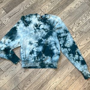 En Saison Tie Dyed Teal Puff Sleeve sweatshirt